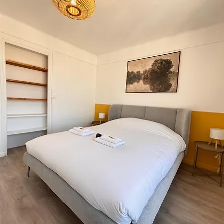 Clovis Grand T3 Calme Avec Balcon Au Centre-ville Apartman