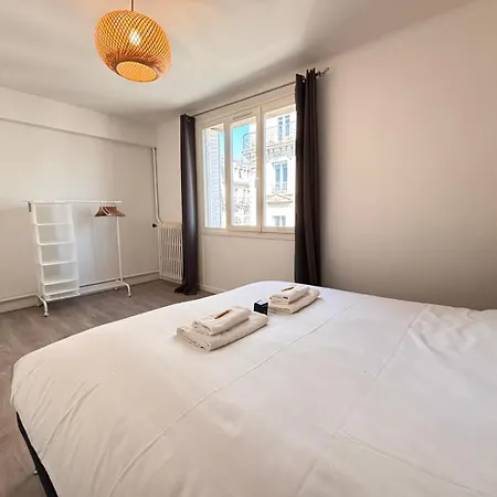 Clovis Grand T3 Calme Avec Balcon Au Centre-ville *